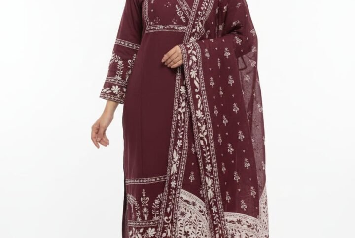Elegant Maroon Kurta Set with Dupatta Featuring Intricate Embroidery